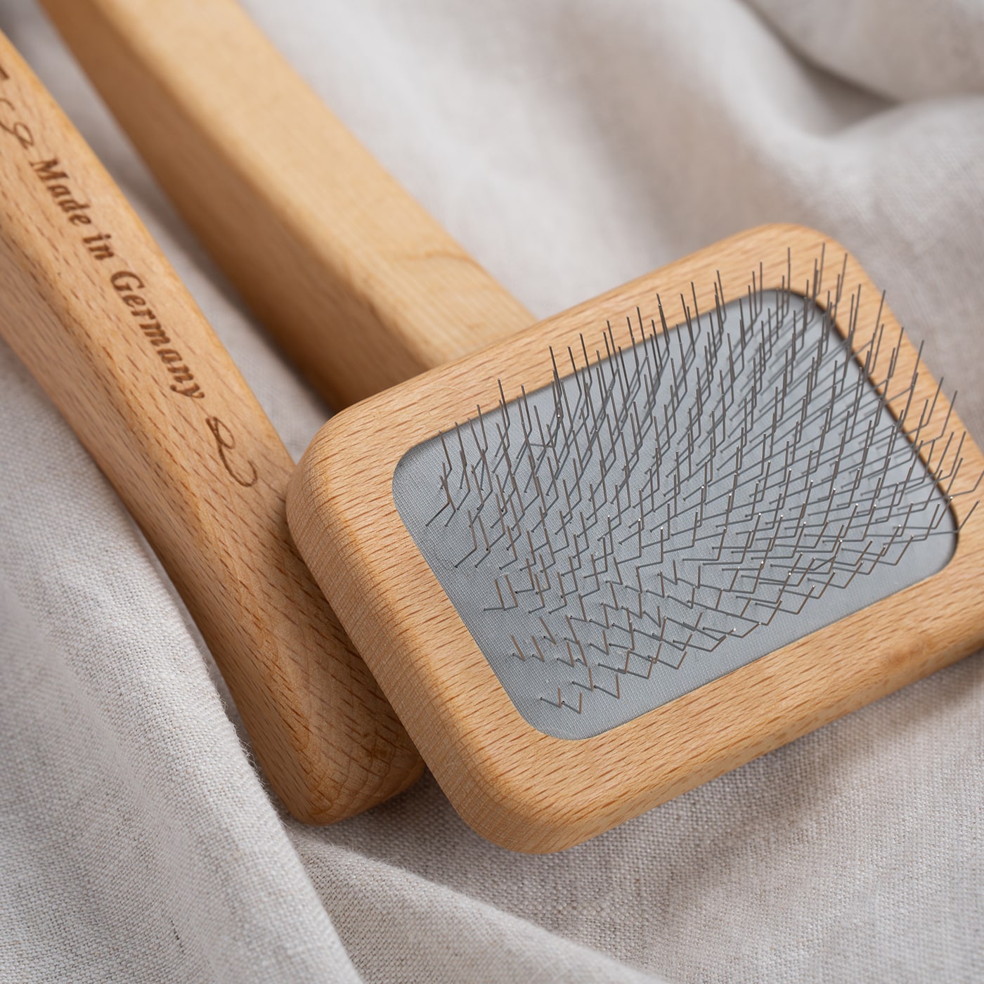 slicker brush