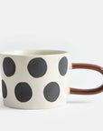 Caroline Gardner Tasse Mono Punkte